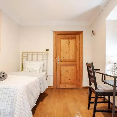 Spacious 5br, 5ba 2 Kitchens Taksim Tarlabasi