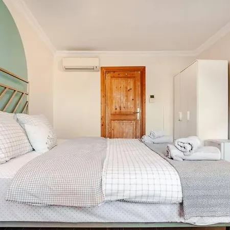 Spacious 5br, 5ba 2 Kitchens Taksim Tarlabasi * Eskiomerler