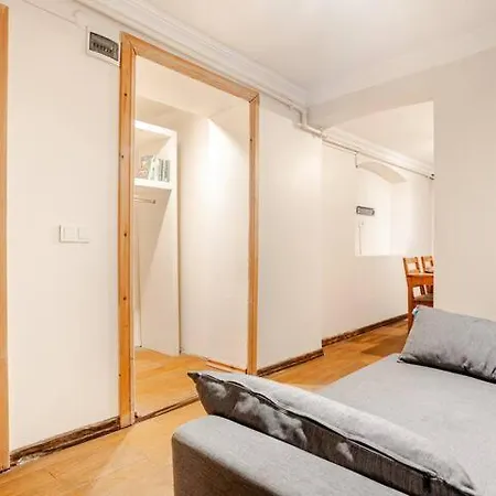 Spacious 5br, 5ba 2 Kitchens Taksim Tarlabasi Eskiomerler
