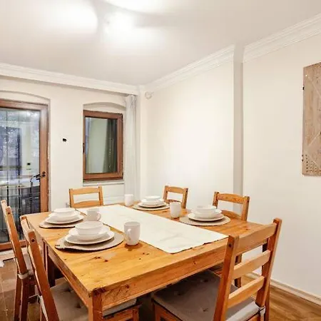 Spacious 5br, 5ba 2 Kitchens Taksim Tarlabasi Apartment *